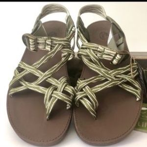 Green Diana Chacos